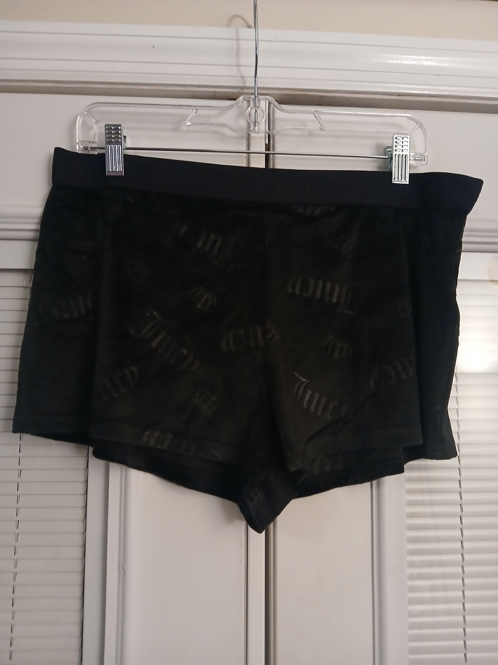 NWOT Juicy Couture Black Embossed Stretch Velvet Sleep shorts